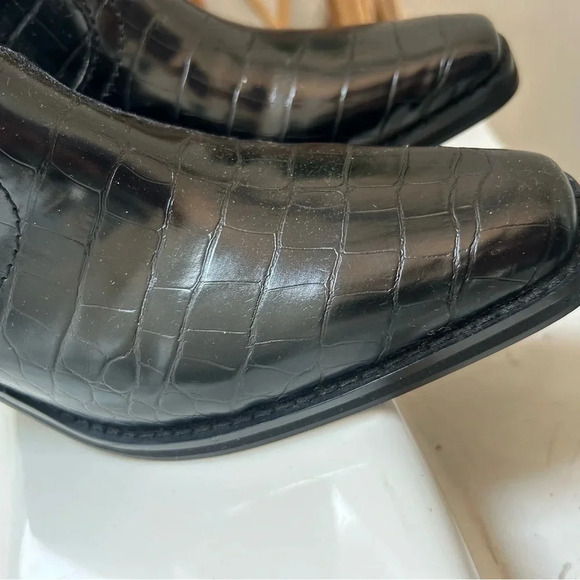 Woman's 9.5 black crocodile ankle bootie with a block heel nwot - Picture 6 of 16